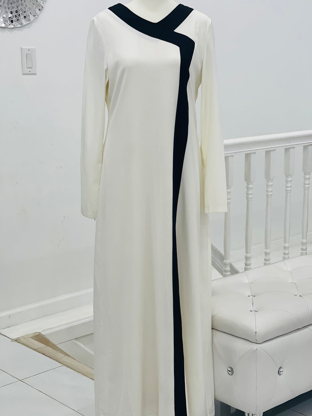 W & B Abaya Lace White, Black