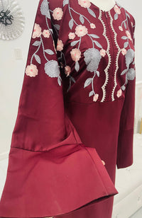 Naila Abaya
