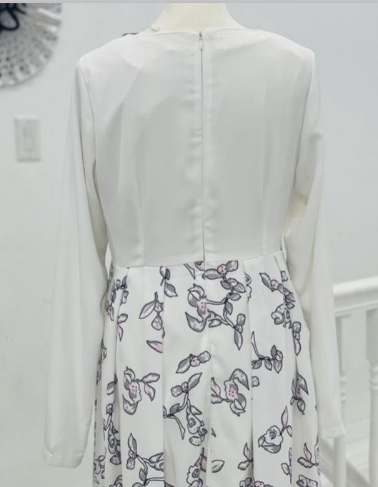 White Floral w/Pockets Dress